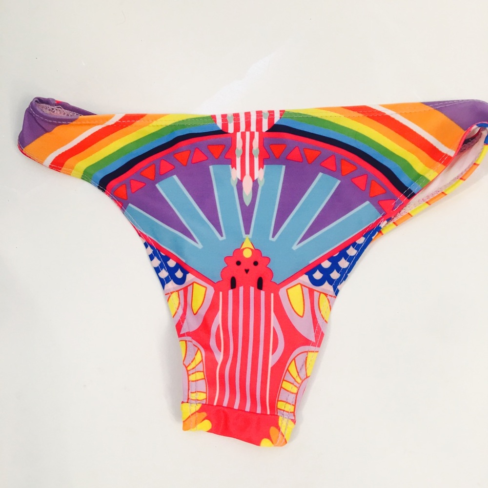 Colorful bikini - Picture 3 of 4